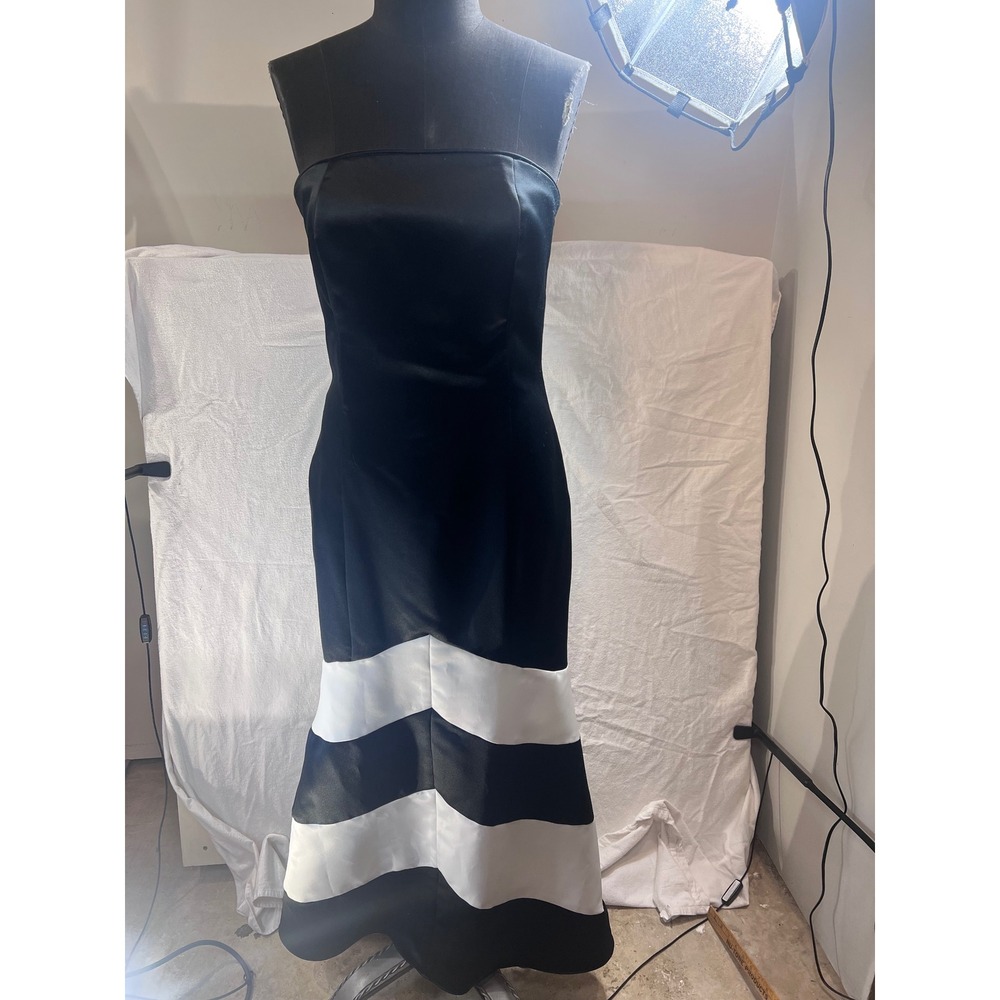 Black and White Strapless Chevron Mermaid Evening Gown Formal Dress